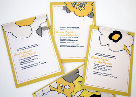 I am totally in love with these DIY sewn fabric wedding invitations that I 