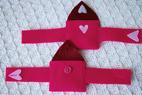 Merriment :: Valentine's Day Felt Heart Pocket Bracelet and Mini 
Purse for Kids by Kathy Beymer at MerrimentDesign.com