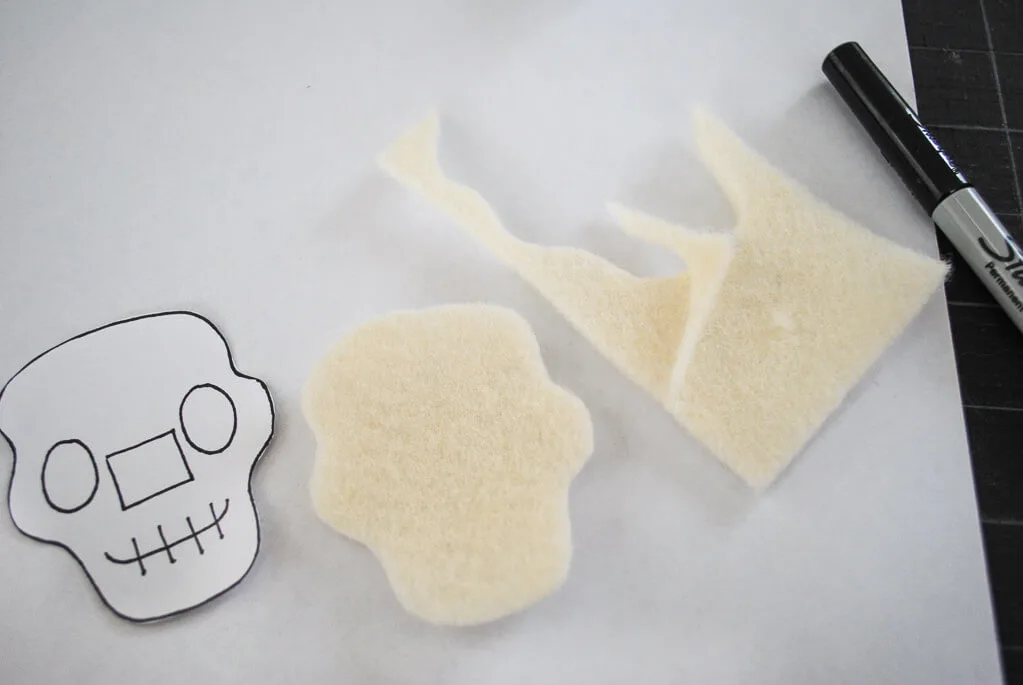 Halloween felt crafts printable templates for skeleton skulls and pumpkins