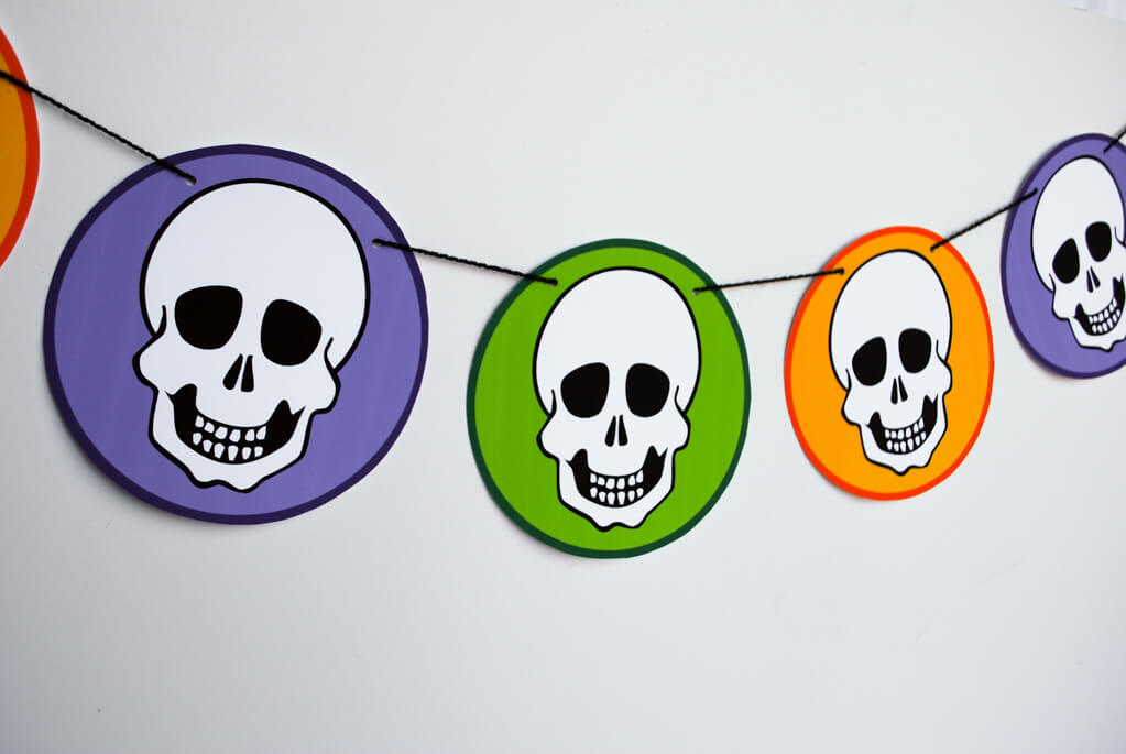 DIY skeleton free printable Halloween banner