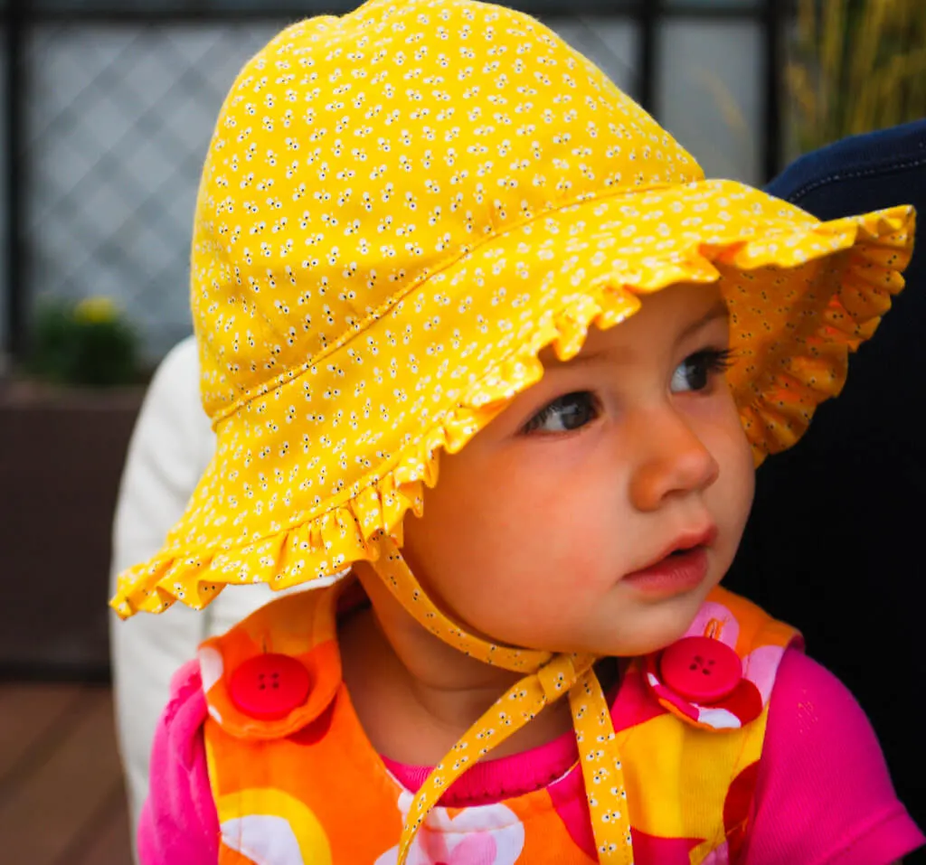 Baby bonnet hat free sewing pattern