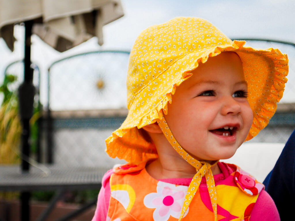 Baby bonnet hat free sewing pattern