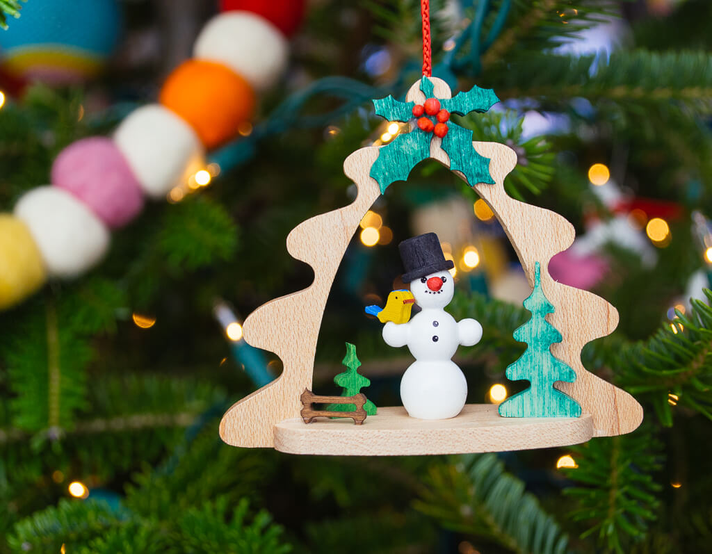 Wooden snowman, bird and mistletoe German Christmas ornament #christmas #christmasornament #german