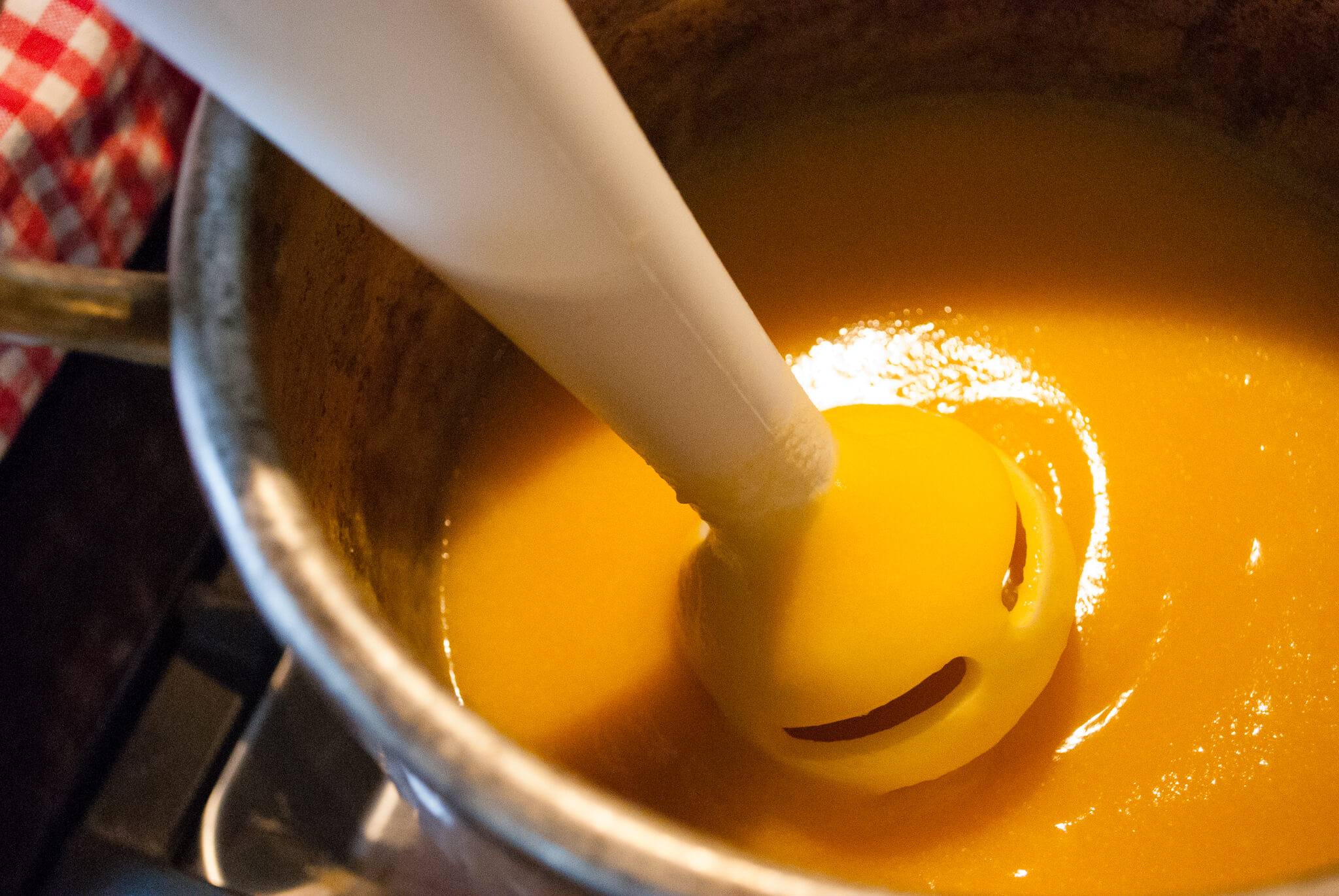 Creamy Butternut Squash + Cauliflower Soup Recipe (dairy-free). Such a yummy and healthy vegetarian soup combination, and you can make it in only 30 minutes!