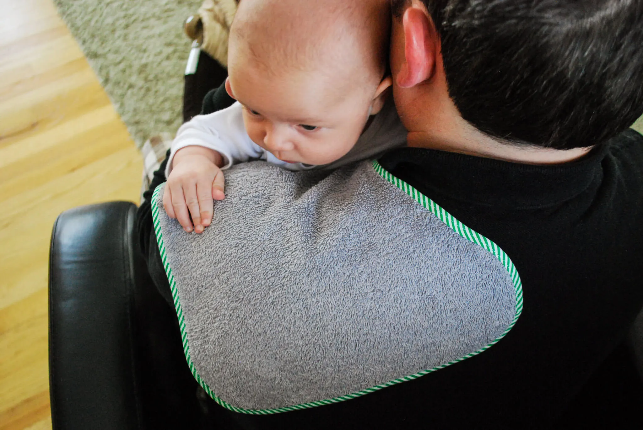Easy DIY curved baby burp cloth free sewing pattern