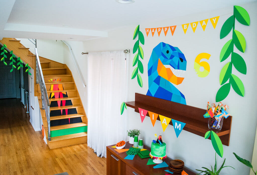 Dinosaur birthday party: Geometric dinosaur party decor, cake