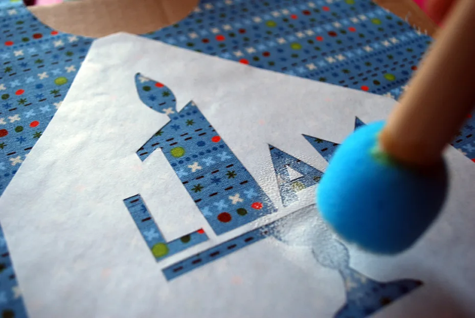 How to make a DIY 1st birthday bib for first birthdays