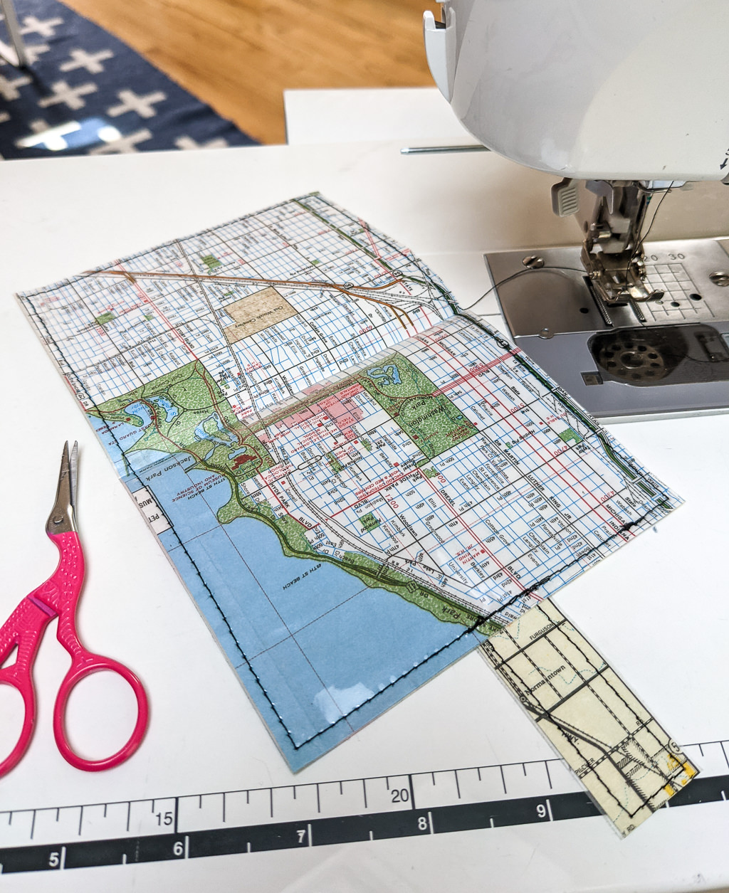 Sewing a DIY card holder from upcycled maps