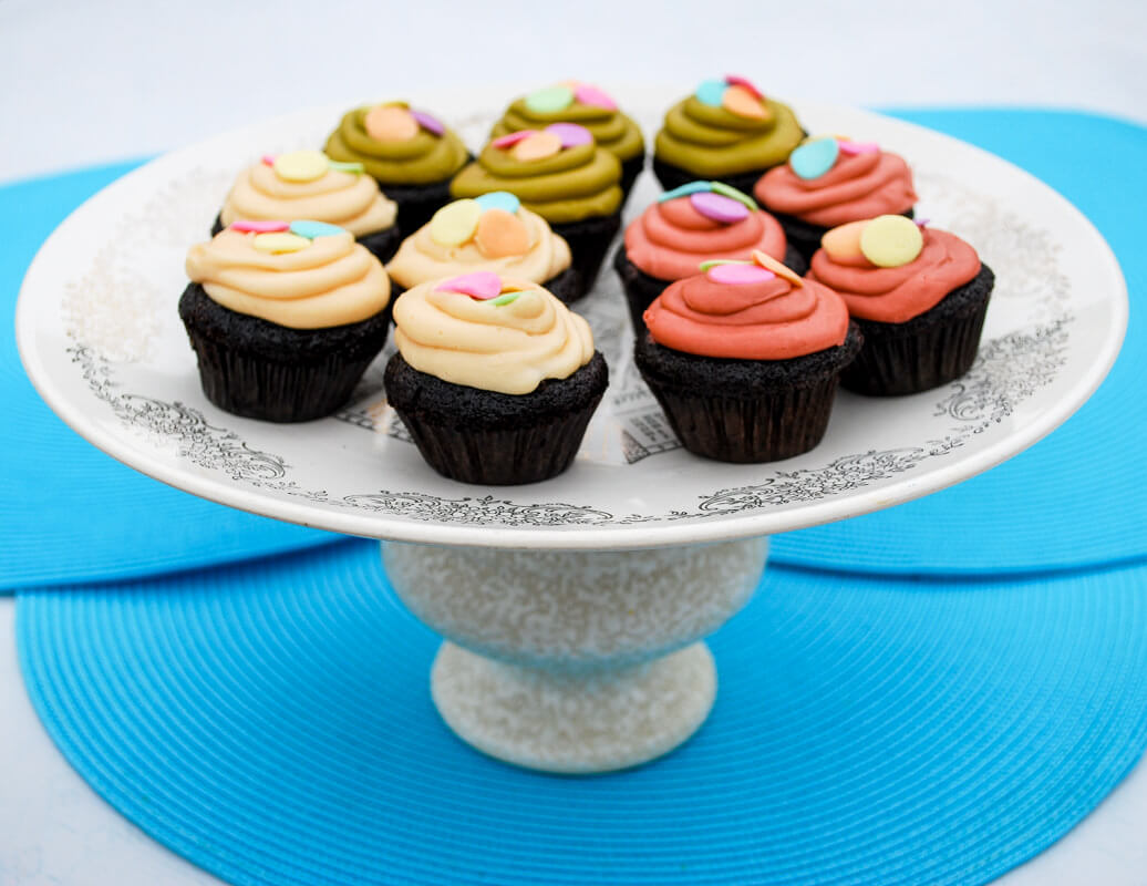 DIY cupcake stand from thrift store plates and vases