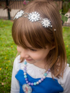 DIY snowflake headband for an Elsa Frozen costume