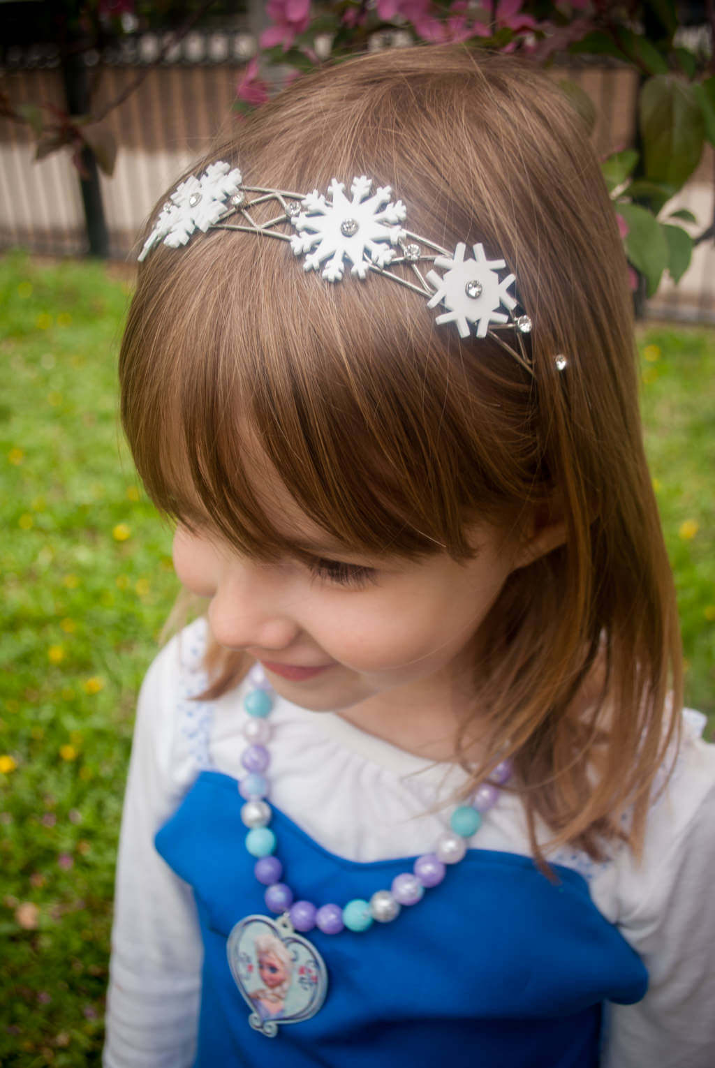 DIY snowflake headband for an Elsa Frozen costume