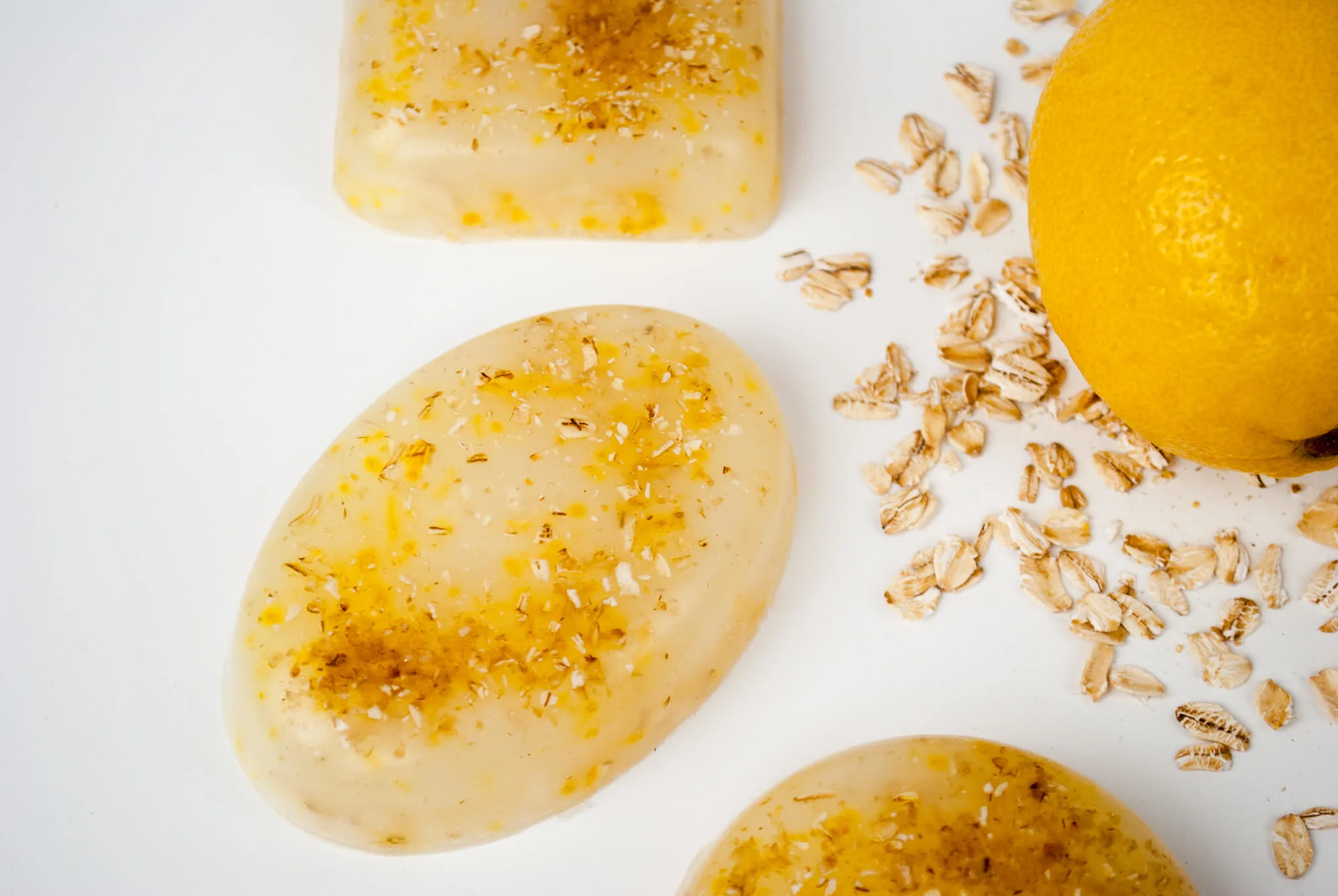 DIY Oatmeal and Lemon Soap. Make this easy 'melt and pour' soap as a DIY gift for Christmas or Mother's Day.