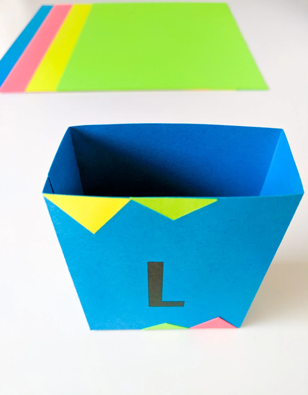 Paper box to hold pencils in a locker