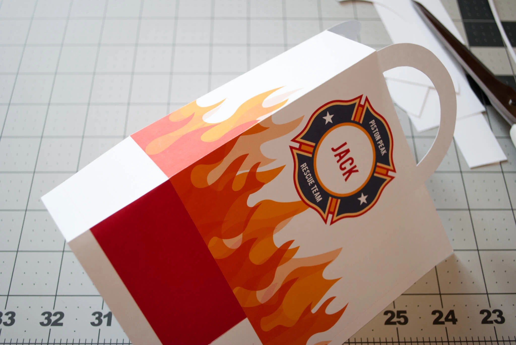 DIY Personalized Firefighter Printable Favor Bags for a Fireman Birthday Party. Fireman Favor Bag | Fireman Treat Bag | Firefighter Favor Bags | Firefighter Treat Bags | Firefighter Party