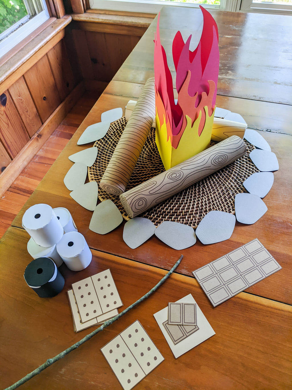 https://www.merrimentdesign.com/images/diy-smores-campfire-pretend-play-kids-summer-craft_37.jpg