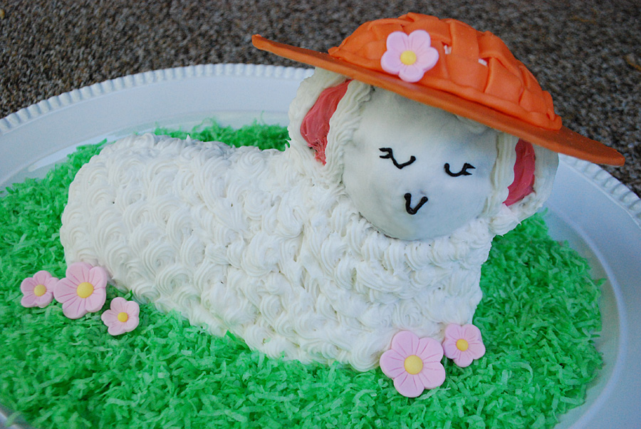 How to frost a traditional Easter lamb cake mold