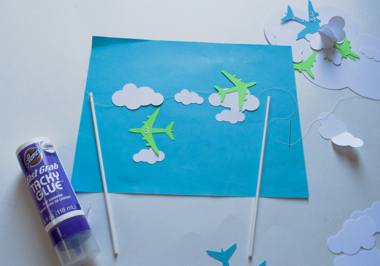 How to make an Easy Airplane Birthday Cake for an airplane birthday party @merrimentdesign