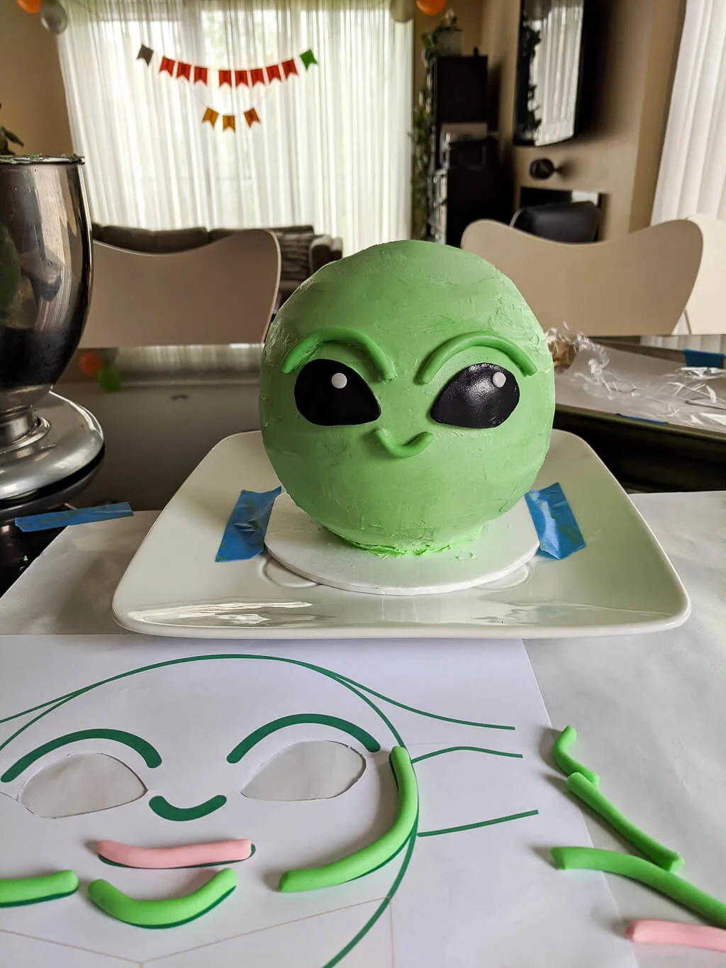 DIY Baby Yoda cake with buttercream icing and fondant