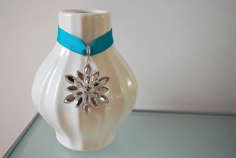 How to make easy bejeweled DIY vases using styled by Tori Spelling jewelry components DIY bejeweled vases using Styled by Tori Spelling