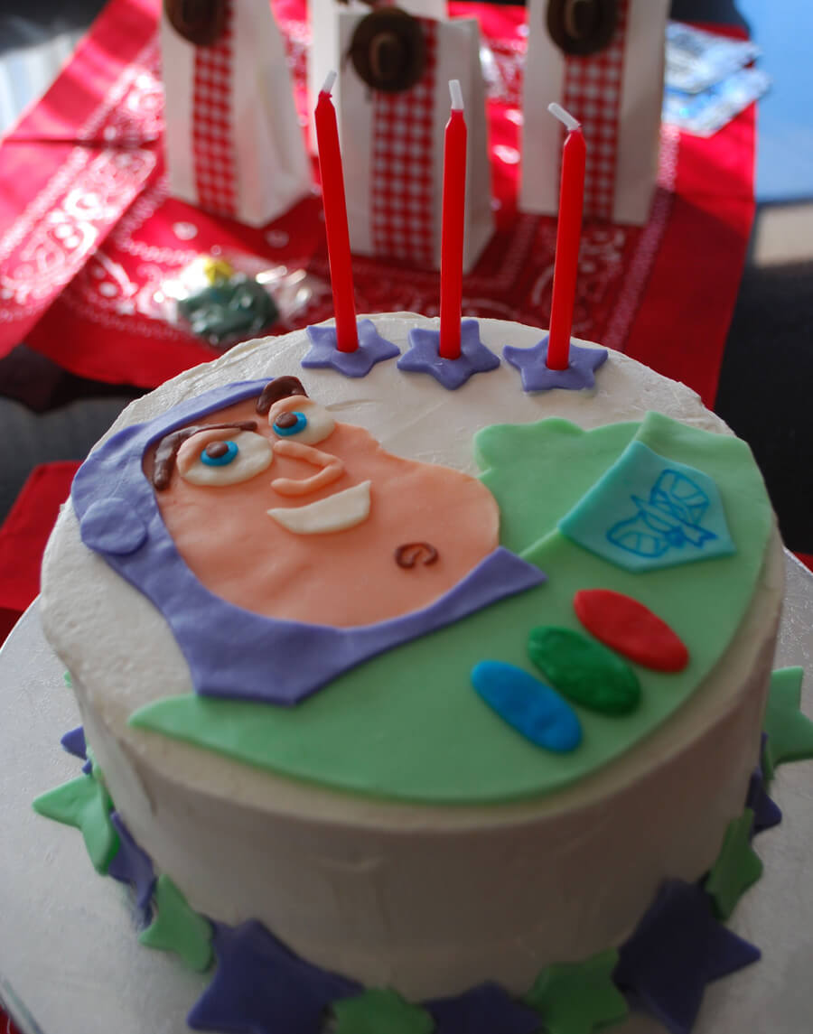 Easy Buzz Lightyear birthday cake
