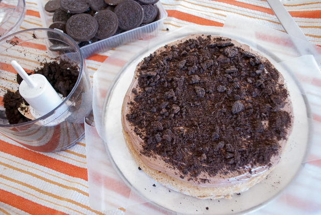 Easy construction birthday cake for a construction birthday party. Make this cake and icing recipe - it tastes amazing!