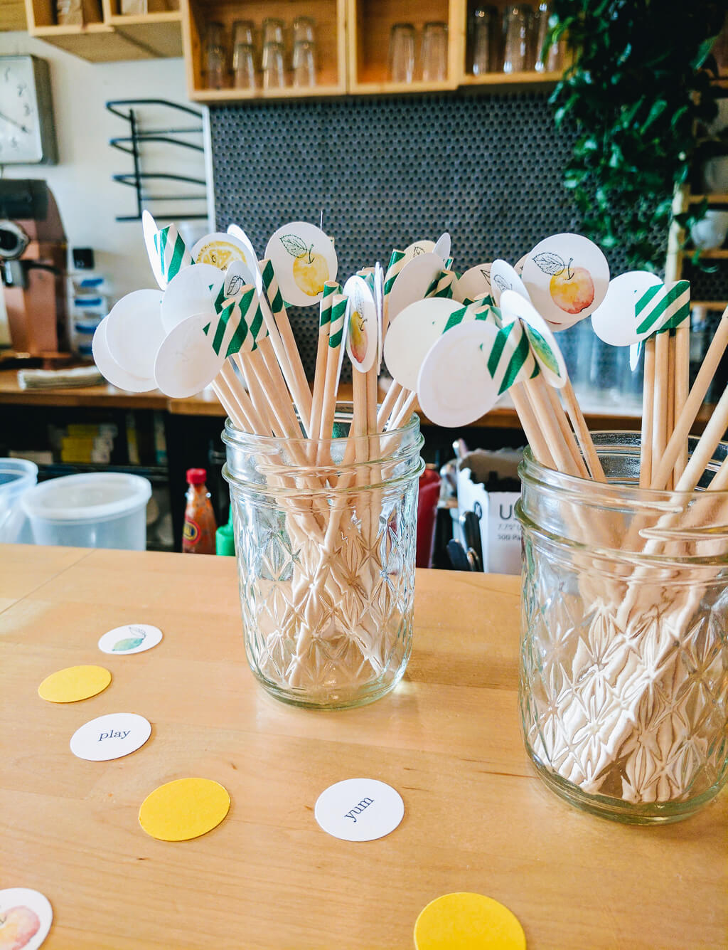 Make a bunch of DIY drink stirrers in one evening and display in mason jars for cocktails #spon