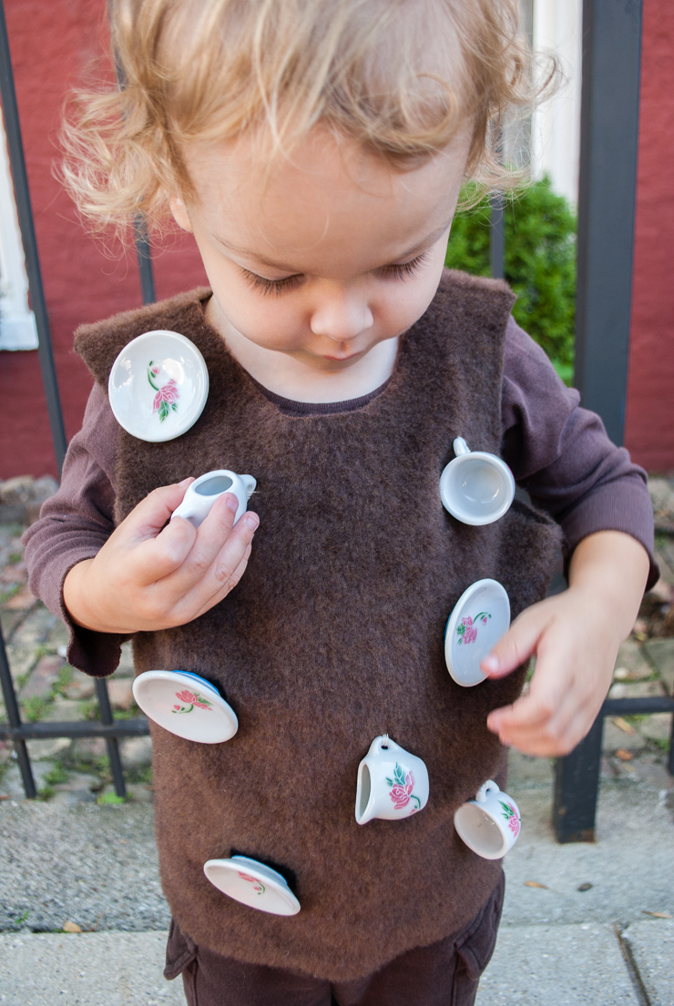 Easy DIY Halloween Costume for Toddlers: Bull In A China Shop by @merrimentdesign