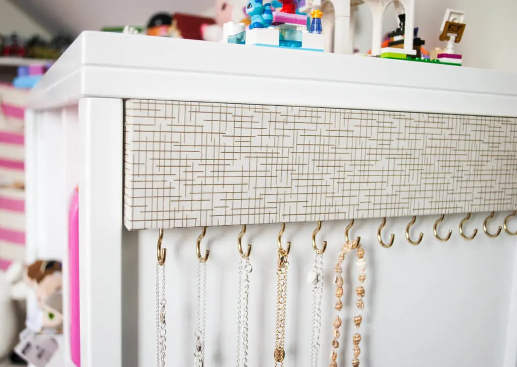 Easy DIY jewelry holder to organize necklaces tangle-free