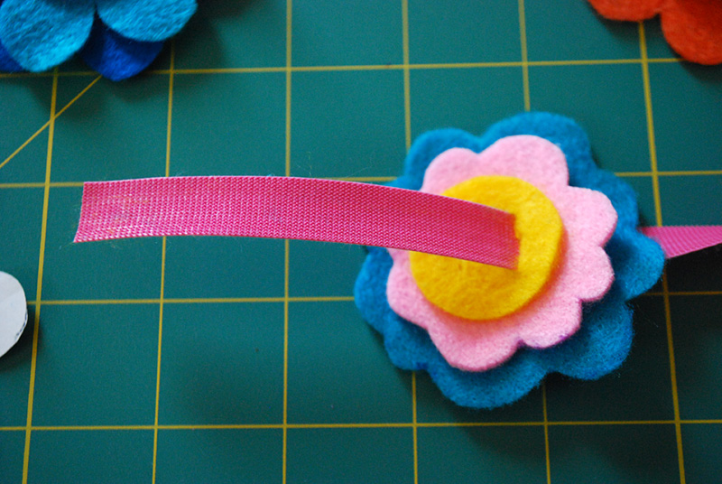 The EASIEST Felt Flowers - PERFECT CRAFT FOR KIDS!