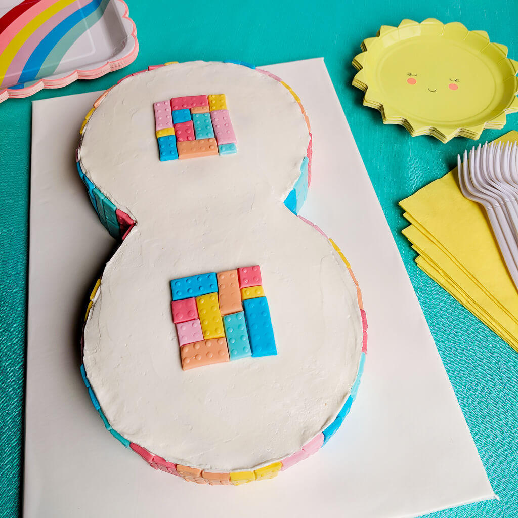 Easy LEGO Friends birthday cake for girls