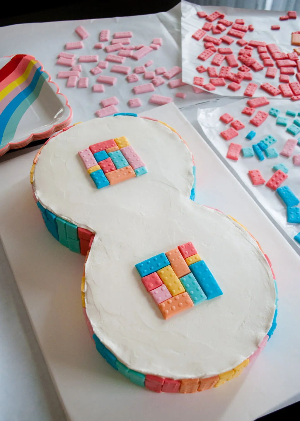 Easy LEGO Friends birthday cake for girls