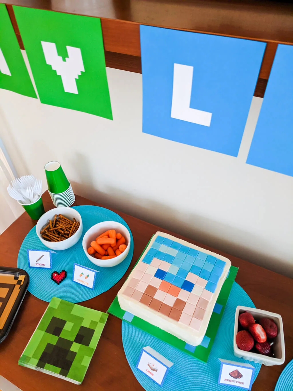 Minecraft birthday party food and cake