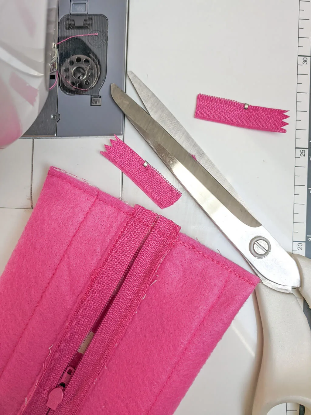 Trimming a long zipper with scissors