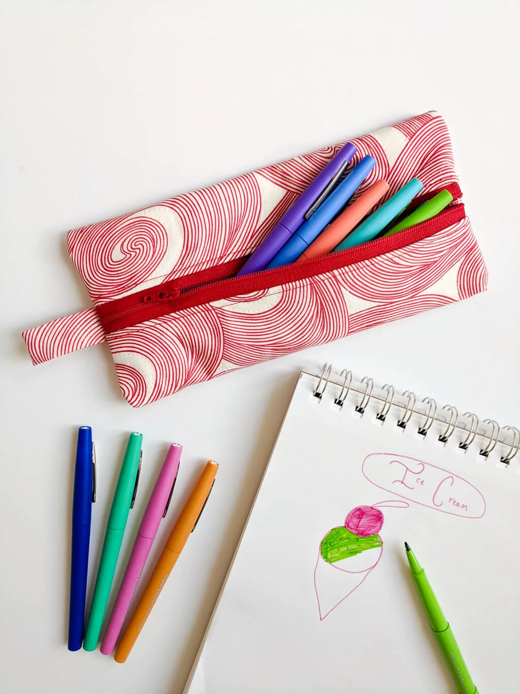 DIY pencil case sewing project with a zipper