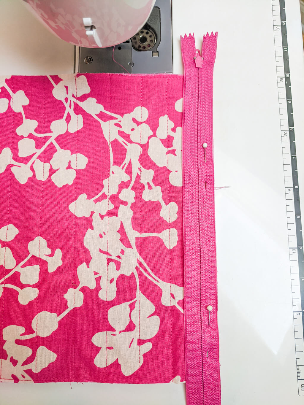Sewing a zipper on a pencil case pouch