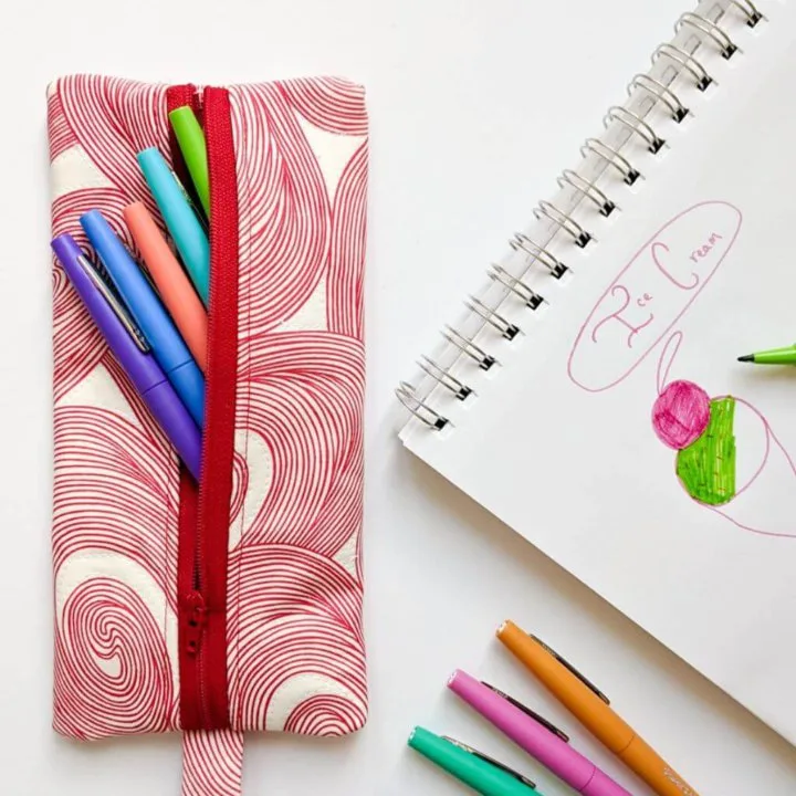 DIY pencil case pouch with zipper and markers