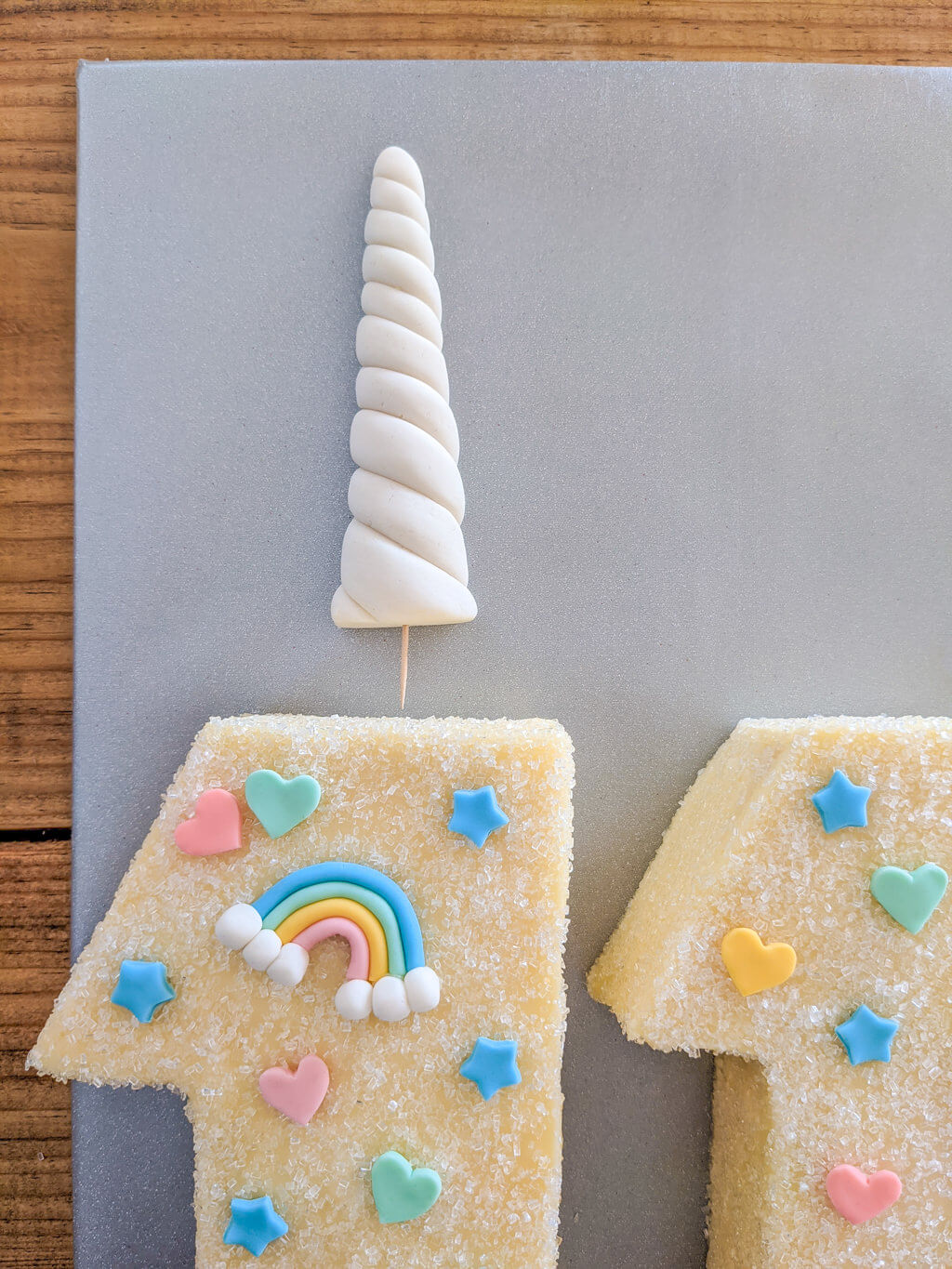 Unicorn horn cake topper DIY tutorial