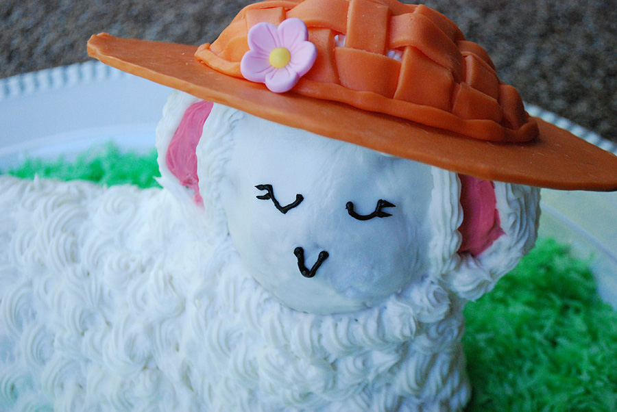 How to frost a traditional Easter lamb cake mold