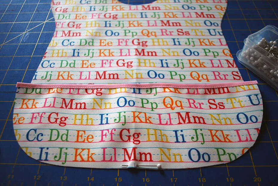 How to make a baby bib pocket when sewing a toddler bib