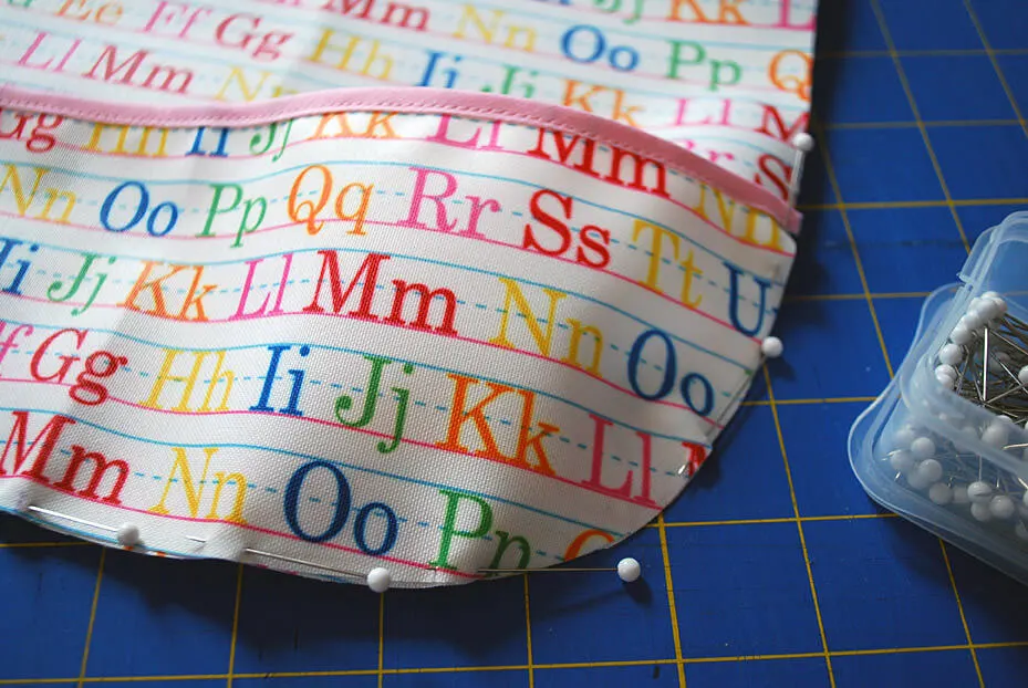 How to make a baby bib pocket when sewing a toddler bib
