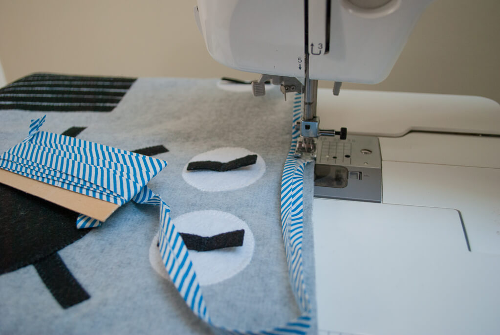 How to sew bias tape on fleece to make a portable DIY kids kitchen