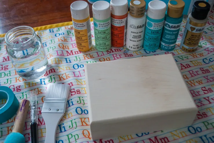 How to make a DIY Gold and White Painted Wooden Card Box @merrimentdesign