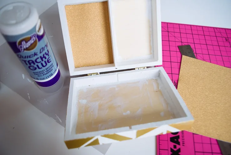 How to make a DIY Gold and White Painted Wooden Card Box @merrimentdesign