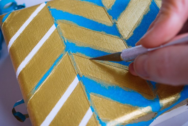 How to make a DIY Gold and White Painted Wooden Card Box @merrimentdesign