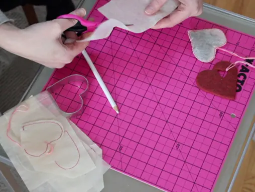 How to make handsewn handbags diy Valentine's Day gift idea