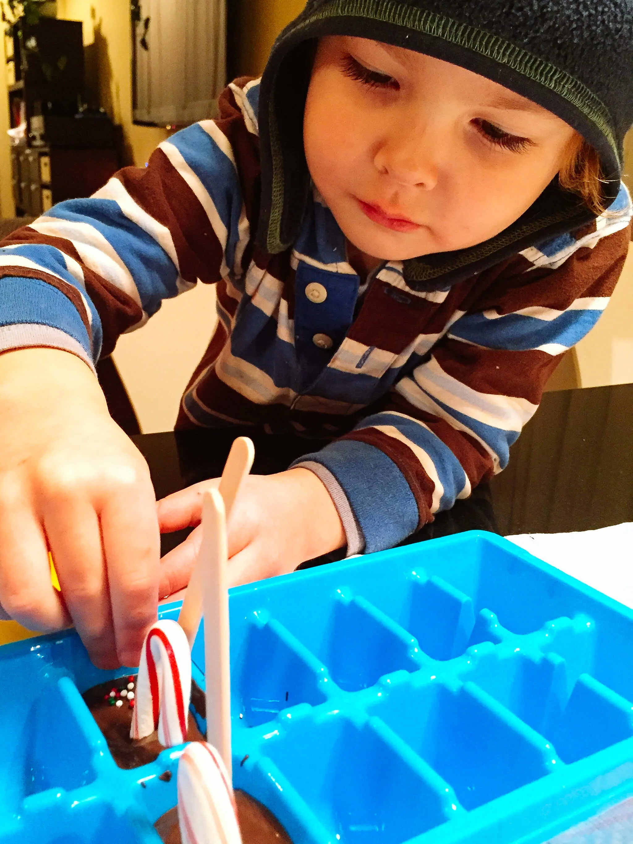 Handmade Chocolate Stir Sticks for Hot Chocolate and Coffee. Make this easy DIY Christmas gift for teachers and neighbors.