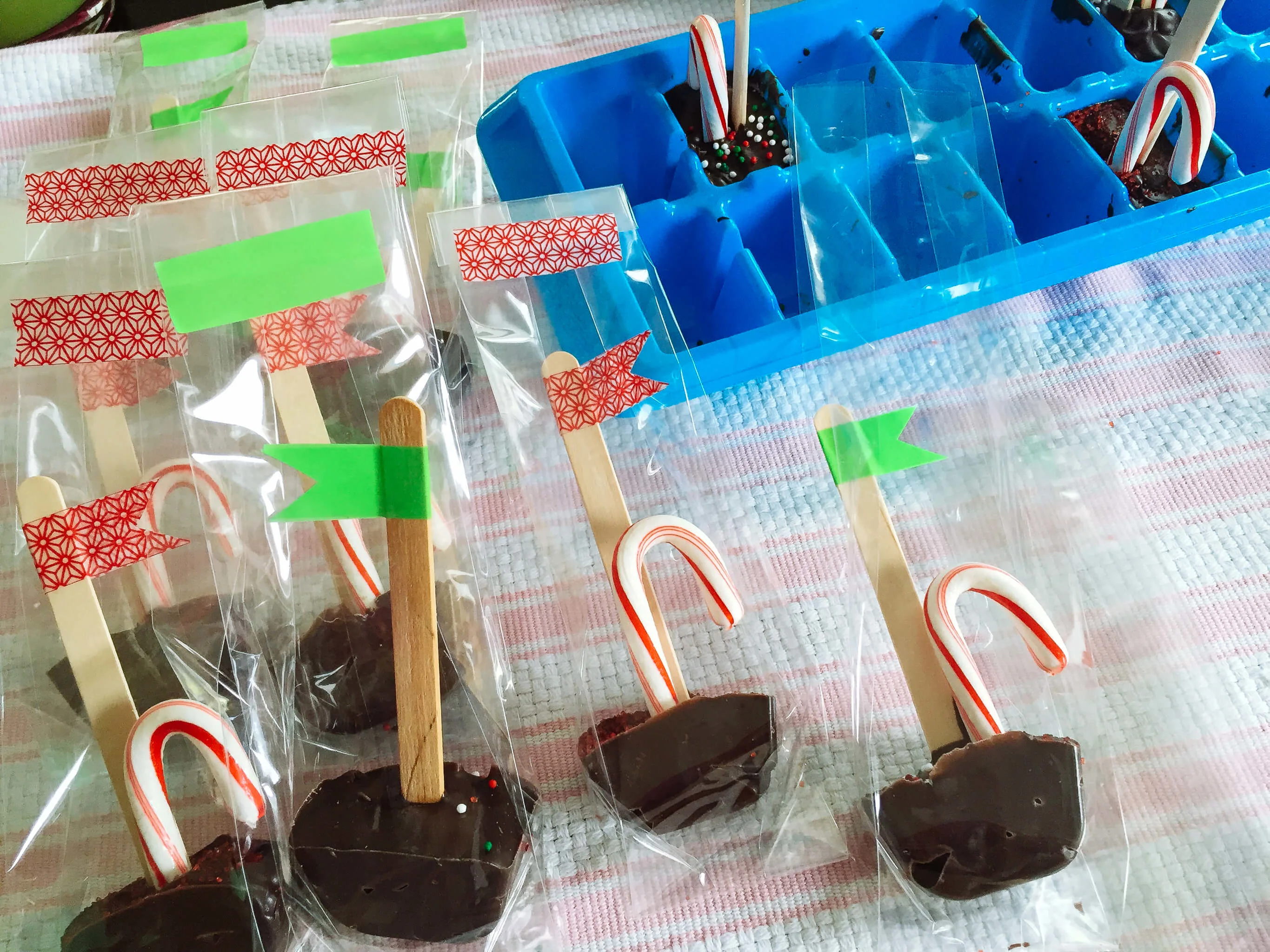 Handmade Chocolate Stir Sticks for Hot Chocolate and Coffee. Make this easy DIY Christmas gift for teachers and neighbors.