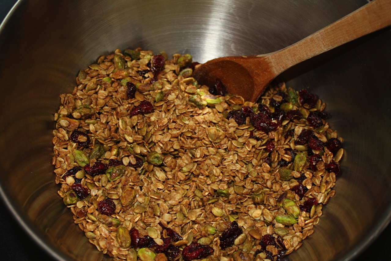 Homemade Cranberry Granola Recipe DIY gift idea