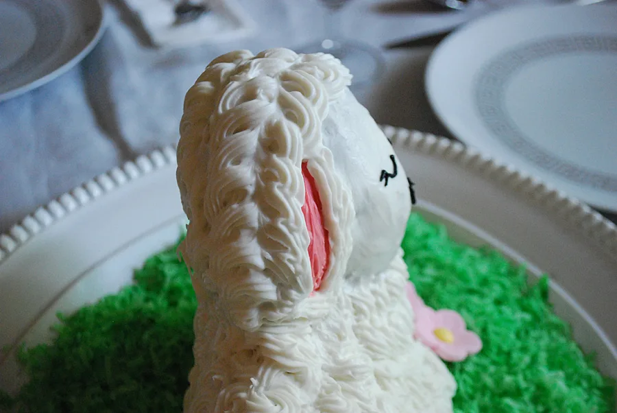 How to decorate a traditional standup Easter lamb cake