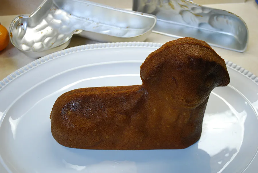 How to frost a traditional Easter lamb cake mold